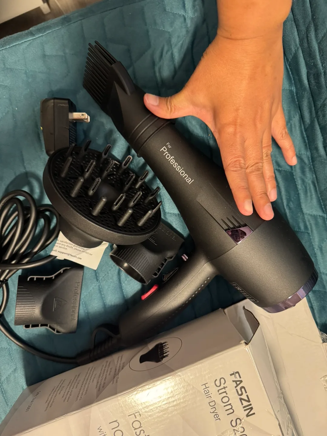 Brand new Professional Hair Dryer image indicator(2)