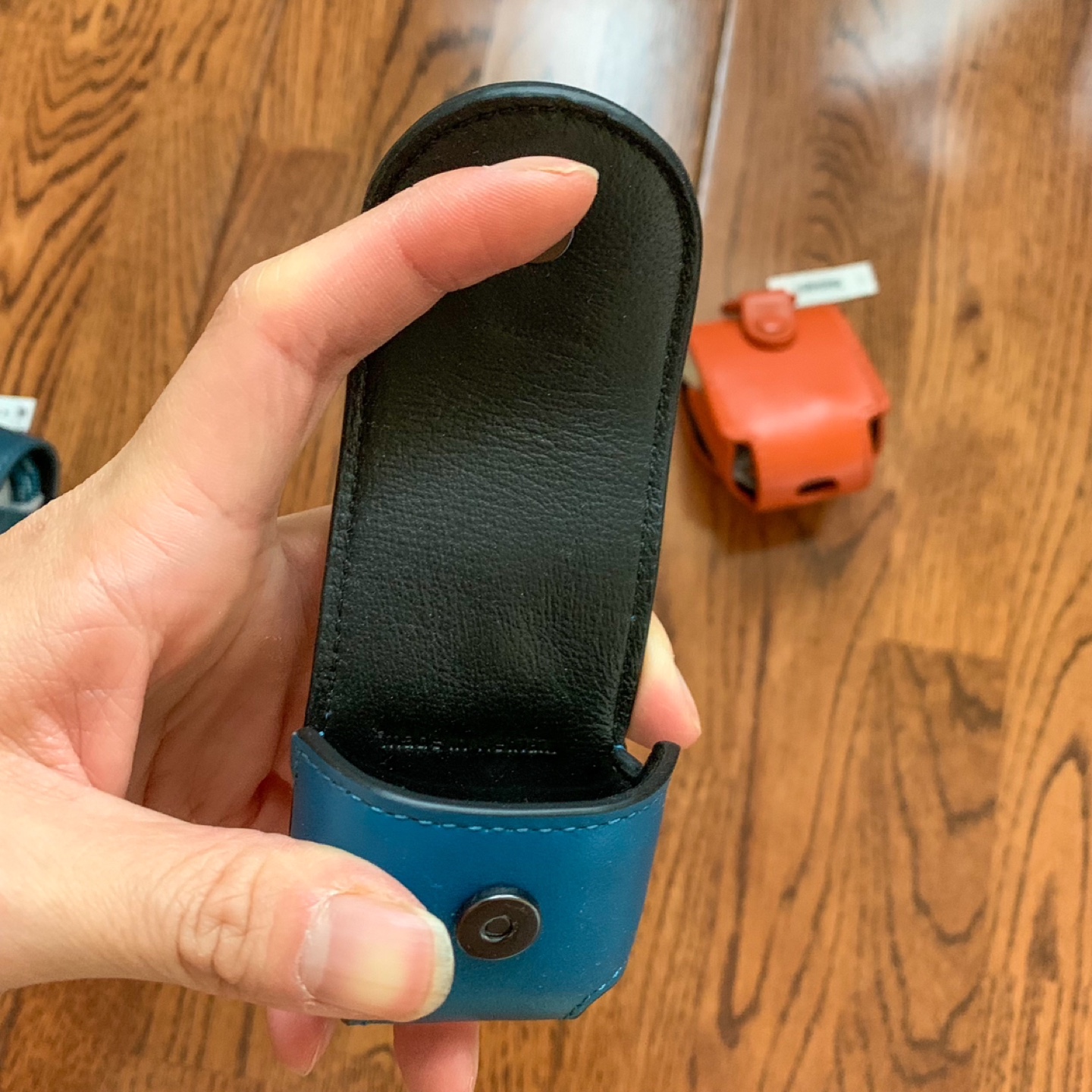 Brand New Coach Airpods Case - photo 4