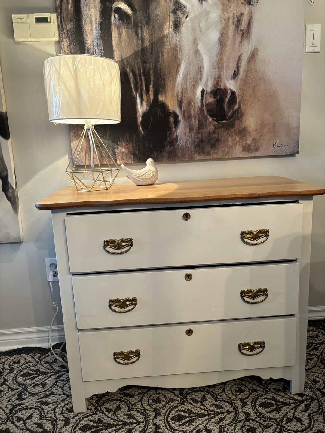 White dresser with three drawers - photo 4