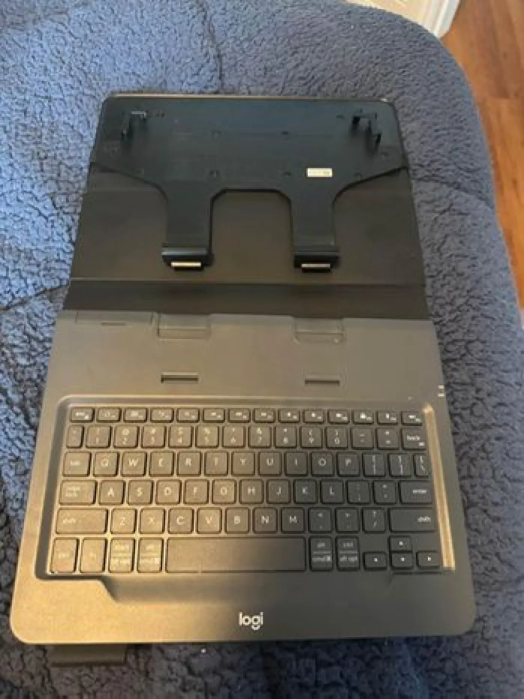 Logi Universal Folio Keyboard Case 🧡 image indicator(5)