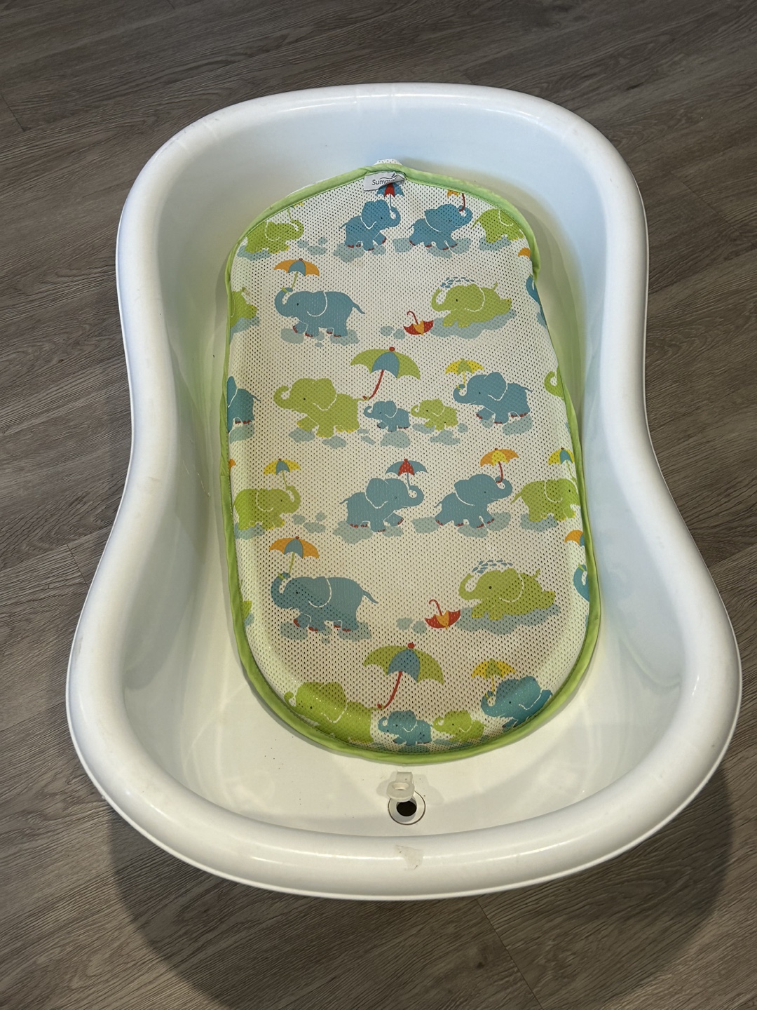 Baby bath with sling