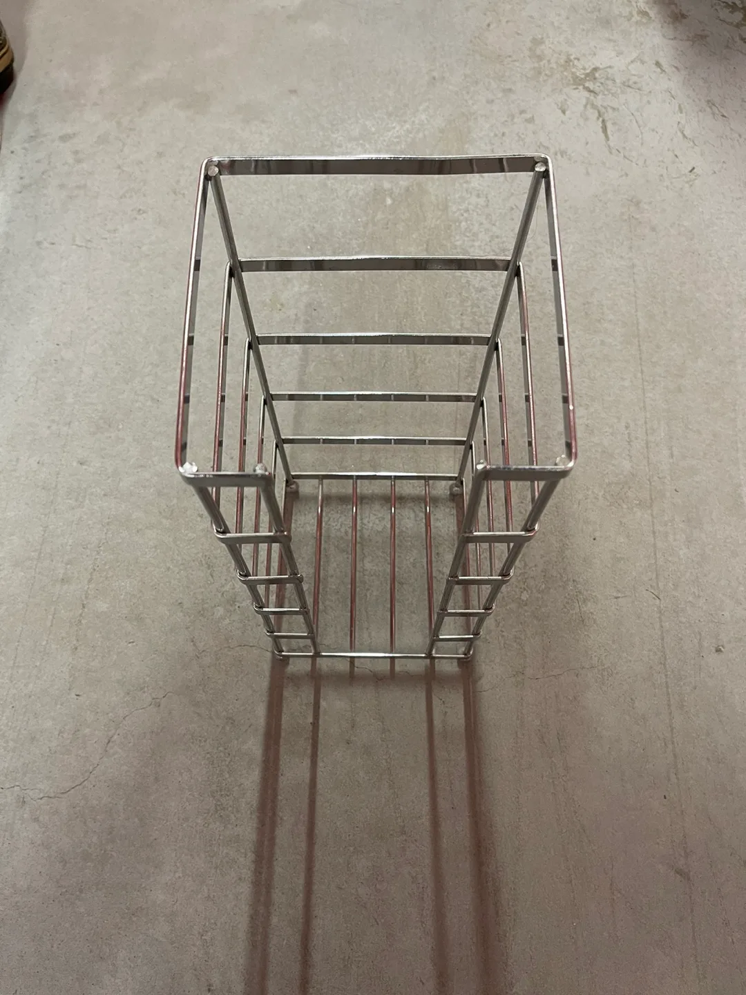 Metal Toilet Paper Roll Holder thumbnail