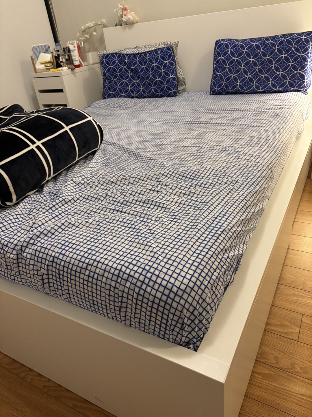 IKEA MALM Bed Frame with 4 Storage - White - photo 2