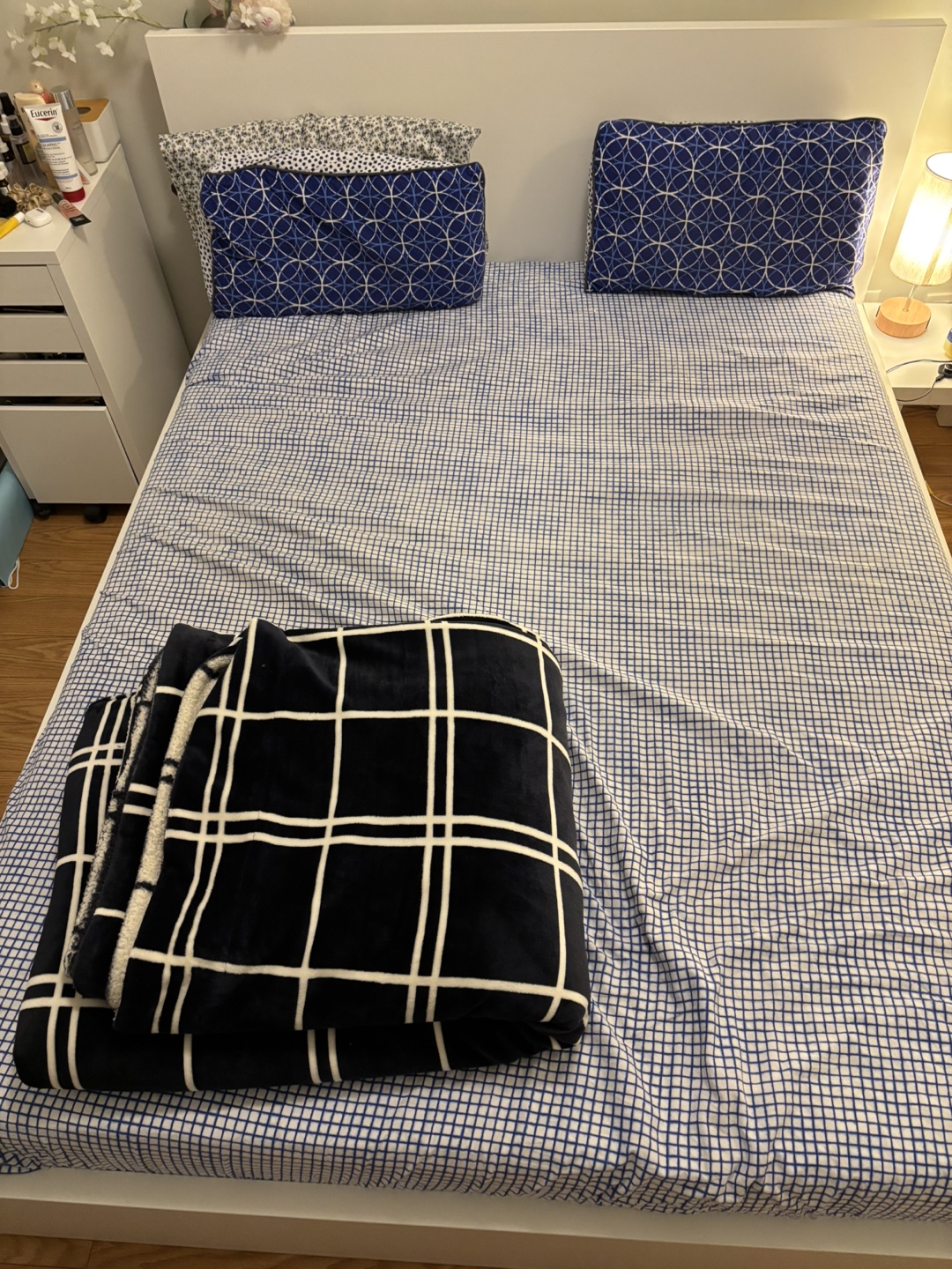 IKEA MALM Bed Frame with 4 Storage - White - photo 4