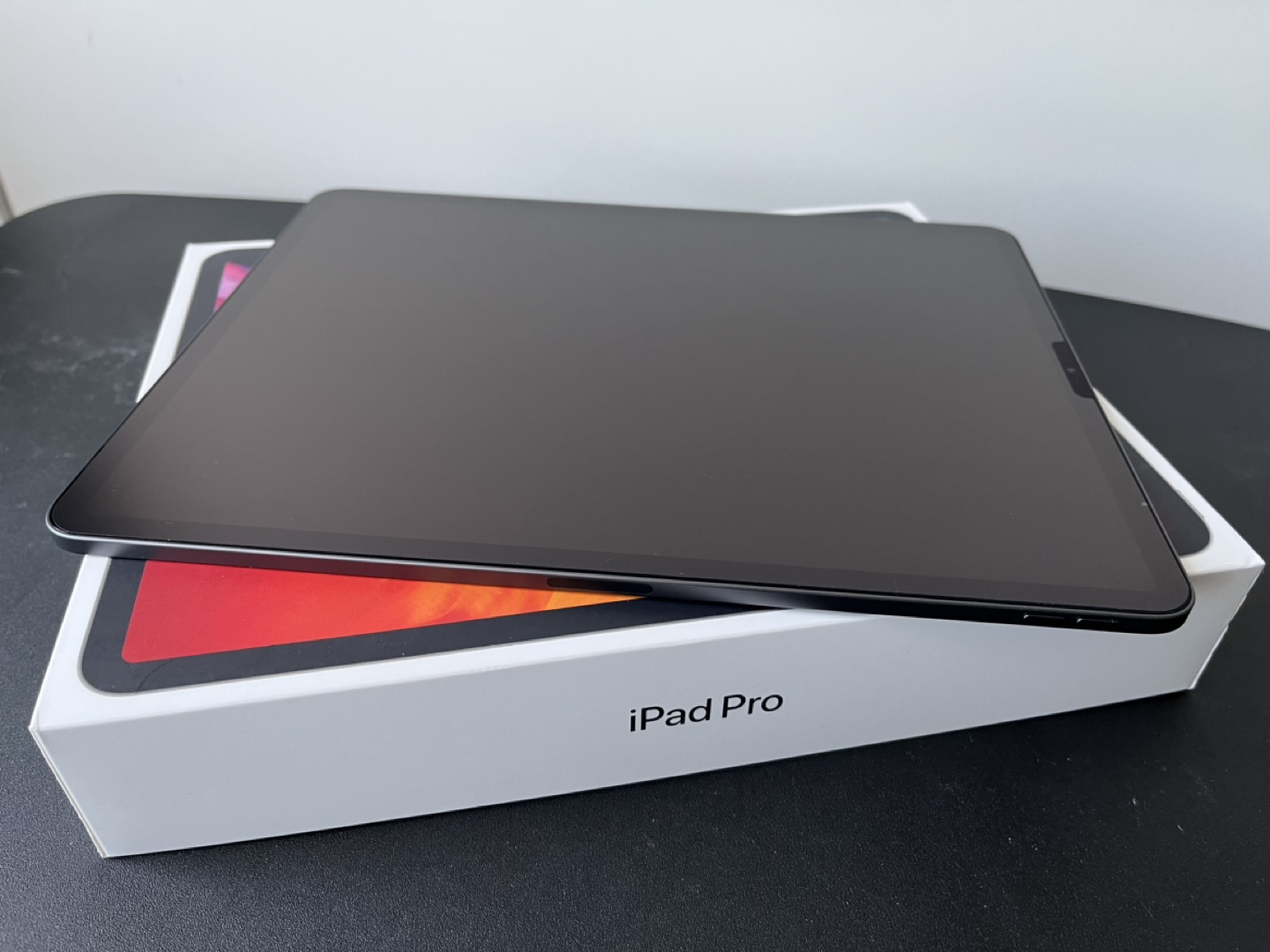 iPad Pro 12.9" Gen 4 128G with case keyboard- Almost Like New! - photo 3