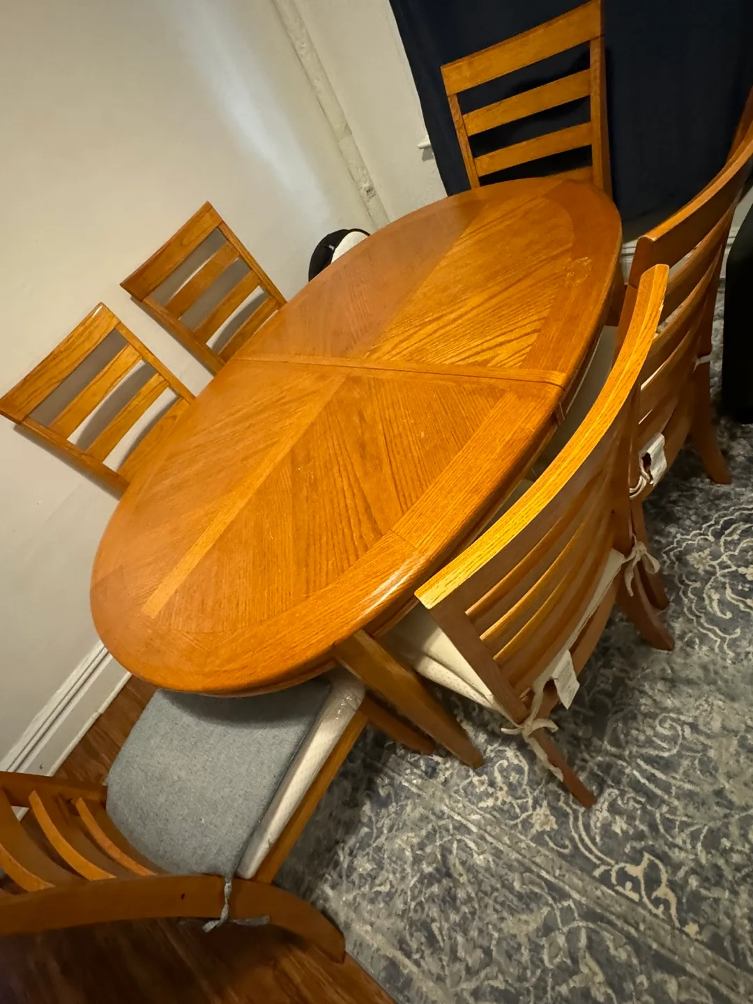 Round Wooden Dining Table Set image indicator(4)