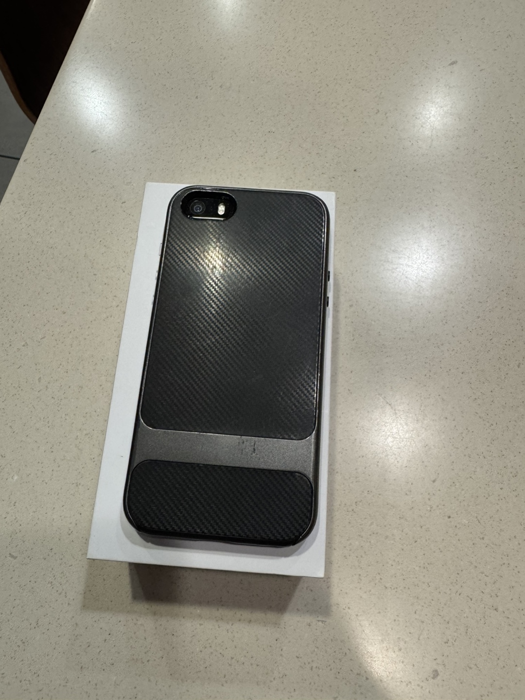 iPhone SE 32GB First Gen - photo 3