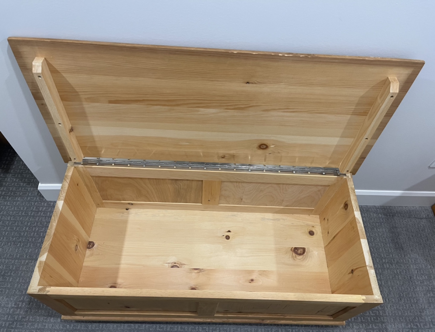 Traditional Wooden Chest - photo 2