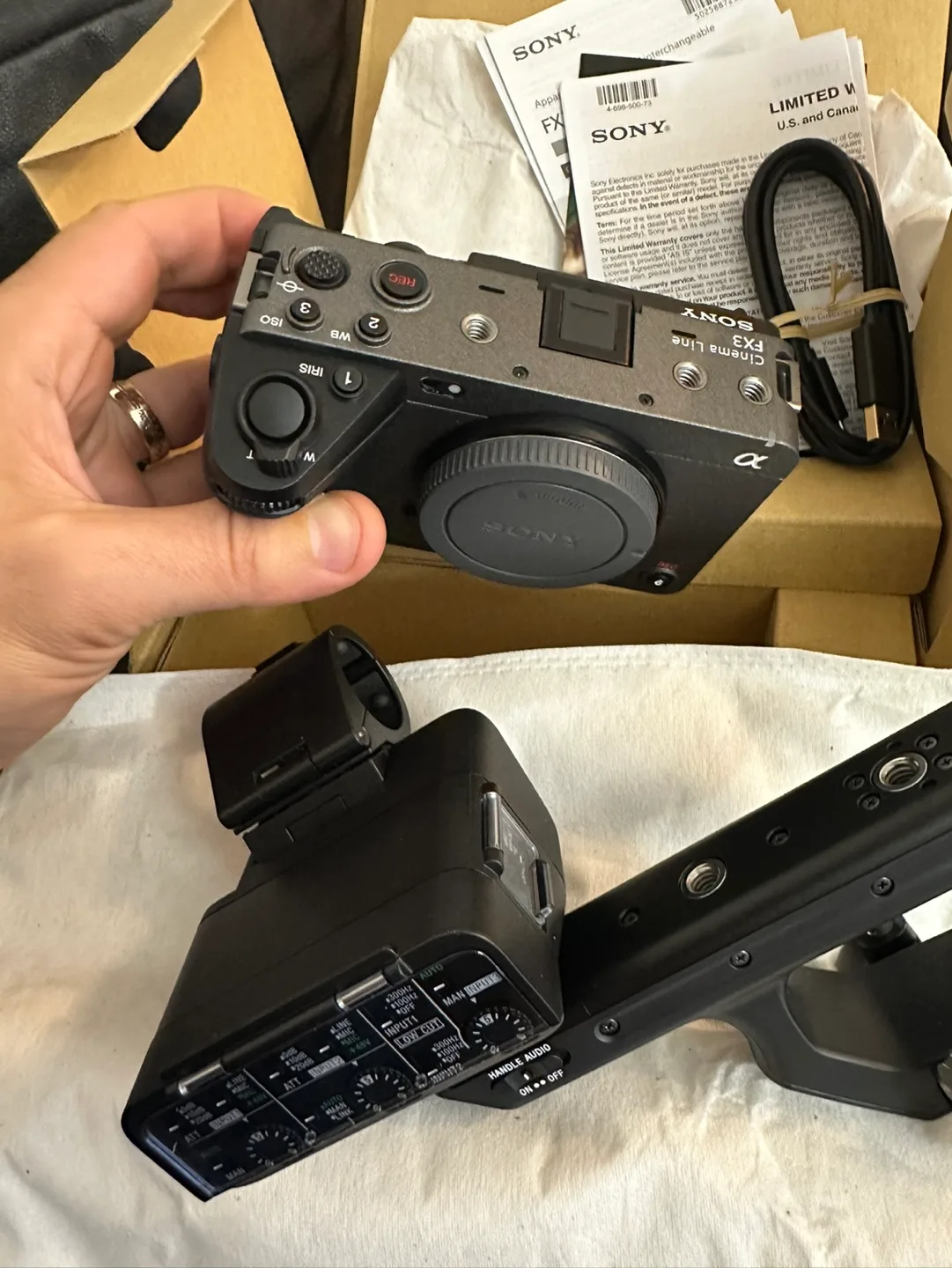 Sony Alpha FX3 ILME-FX3 | Full-Frame Cinema Line Camera image indicator(4)