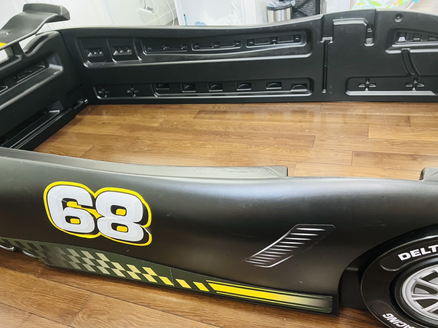 Car Bed Frame- excellent condition Twin size - photo 4