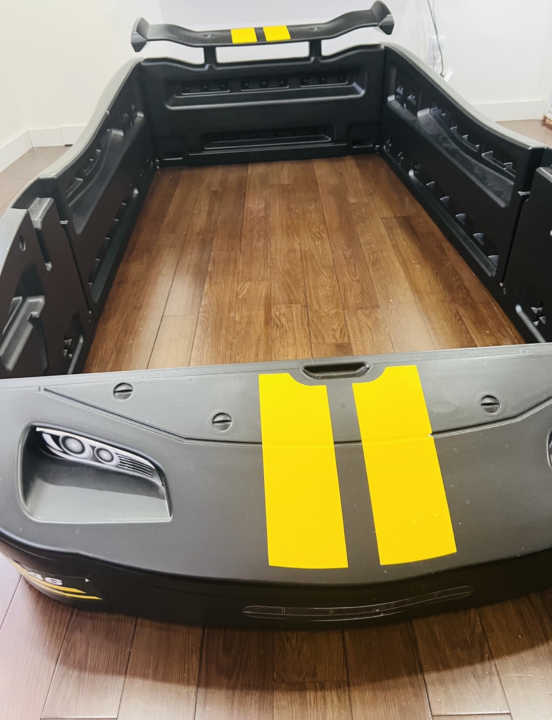 Car Bed Frame- excellent condition Twin size - photo 2