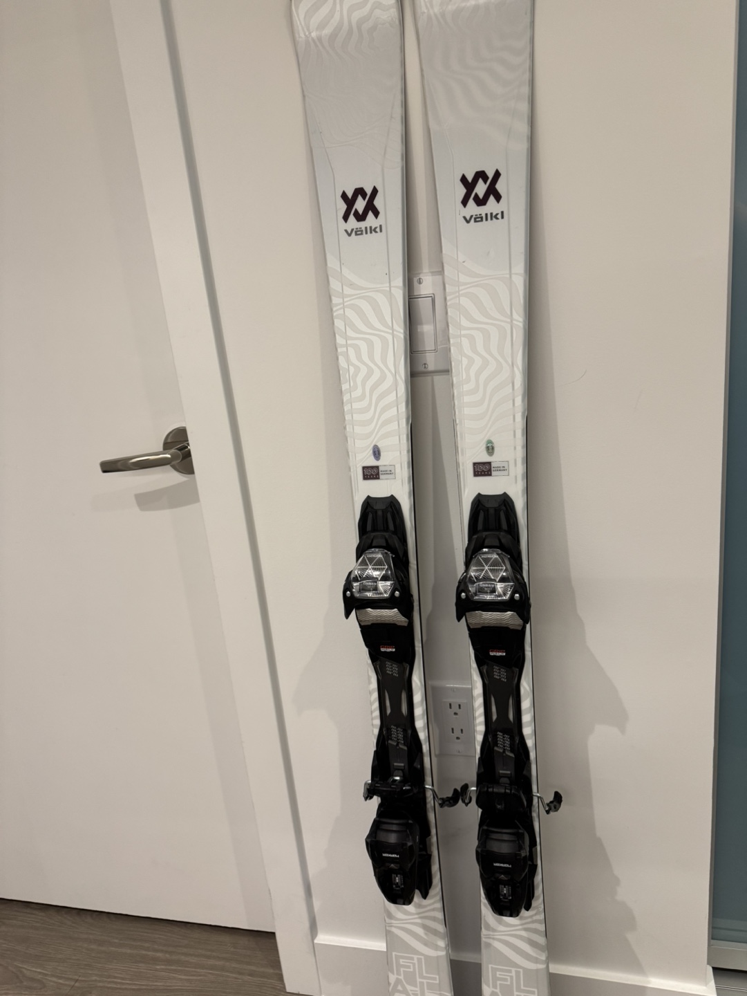 Volkl Flair 76 Elite Skis - photo 2
