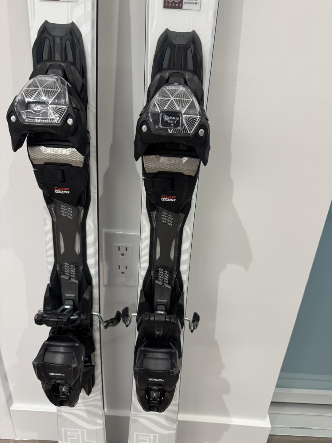 Volkl Flair 76 Elite Skis - photo 4