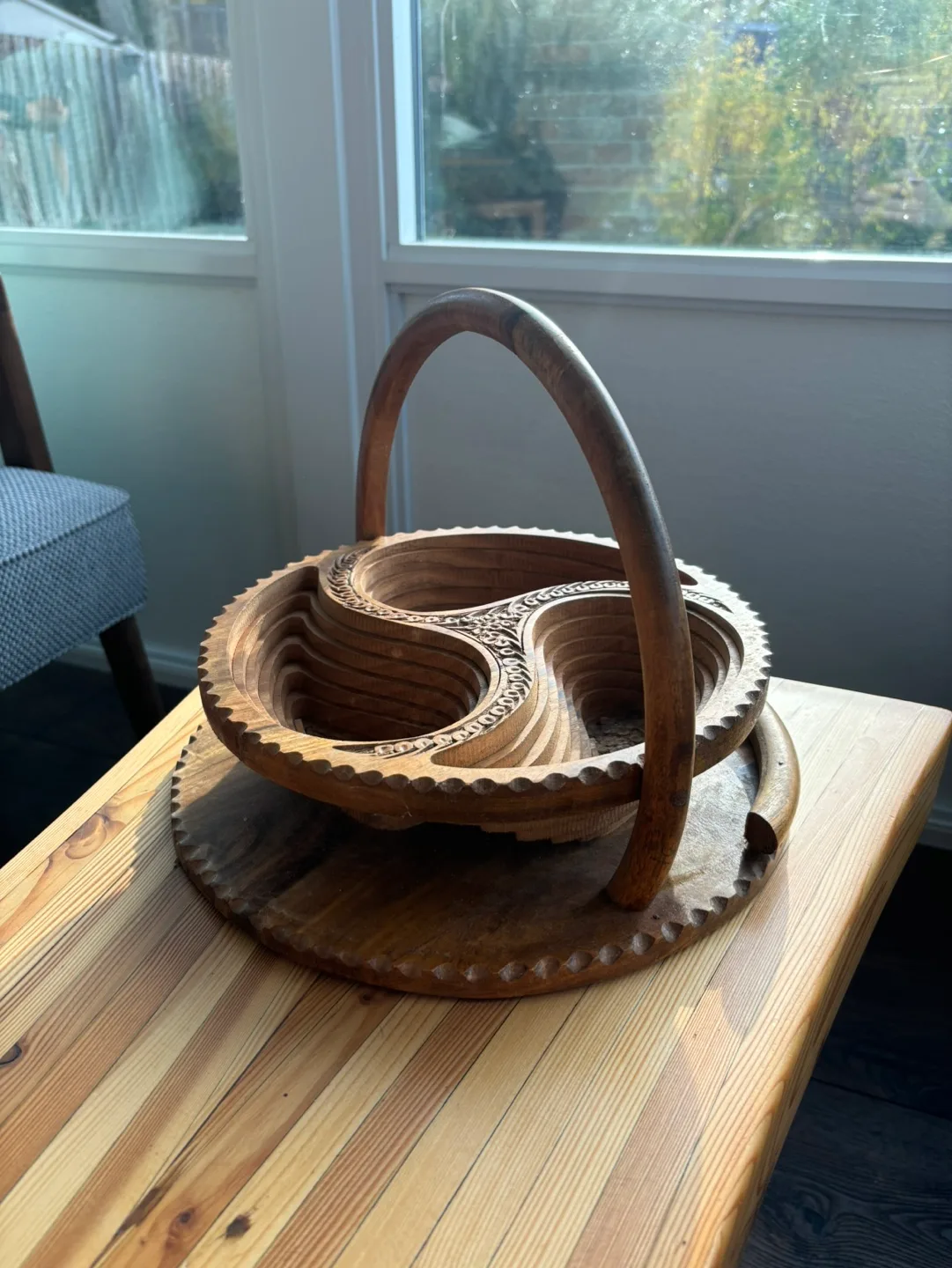Vintage wooden collapsible basket thumbnail