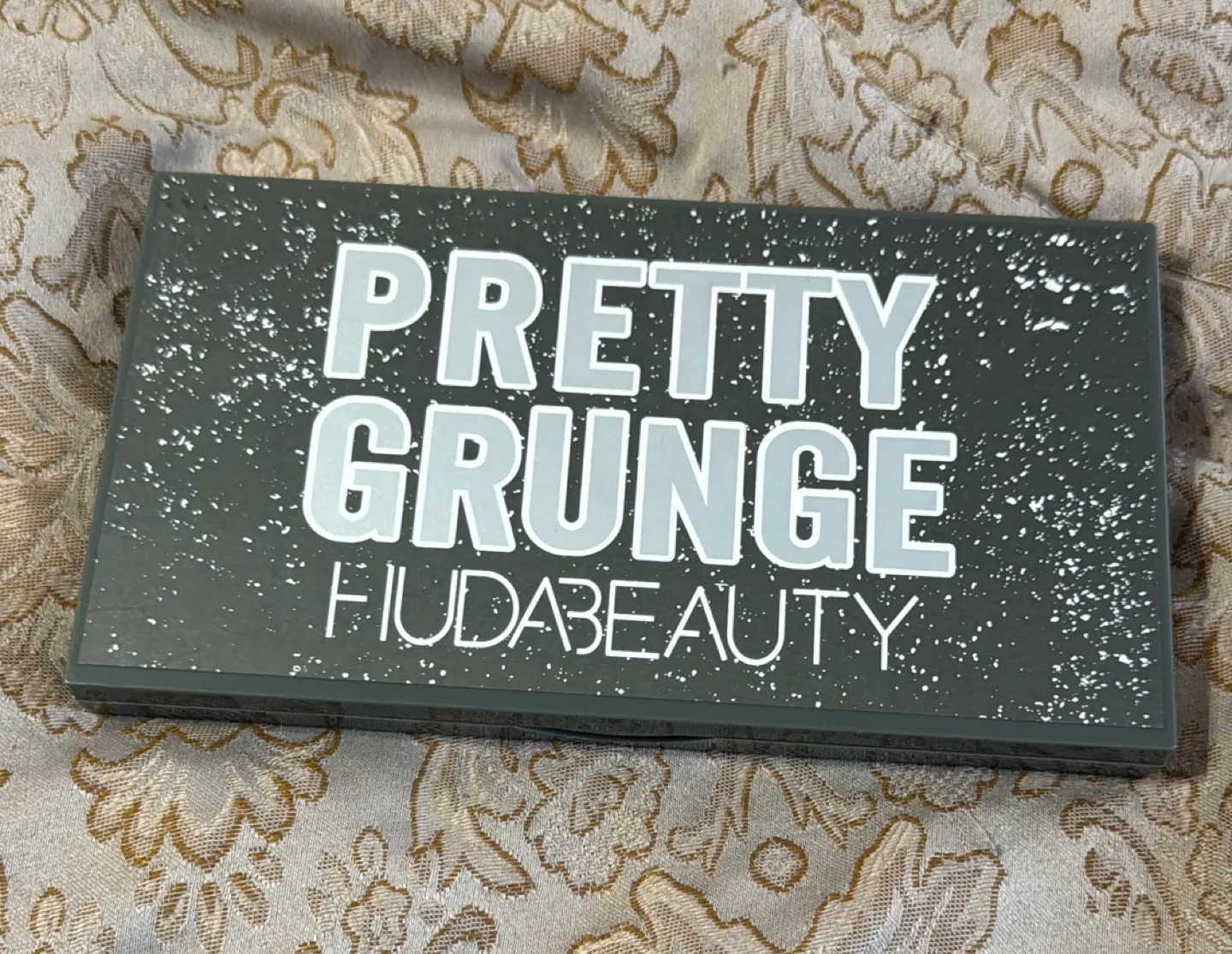 Rose Gold Remastered Eyeshadow Palette image indicator(7)