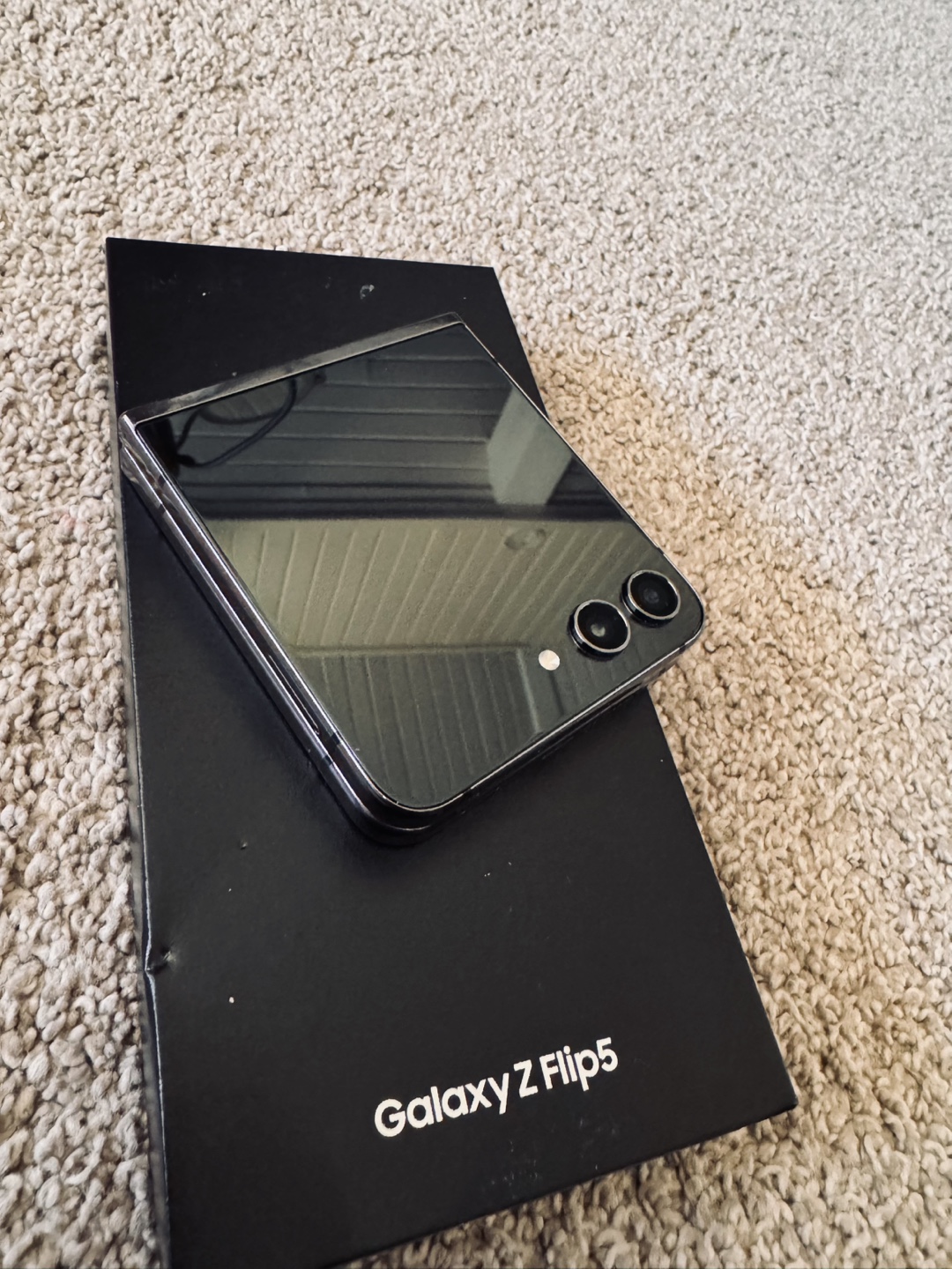 Samsung Galaxy Z Flip 5 - photo 3