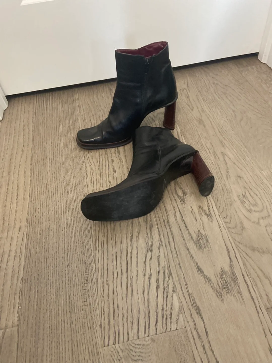 Studio Uno Black Leather Ankle Boots thumbnail