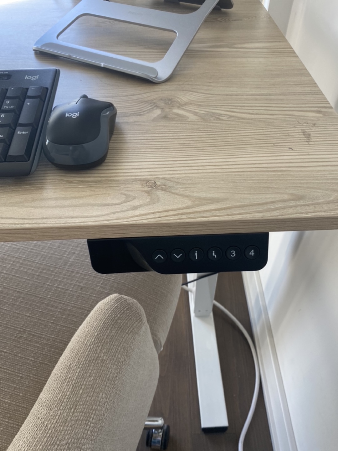 Standing desk and chair - photo 2