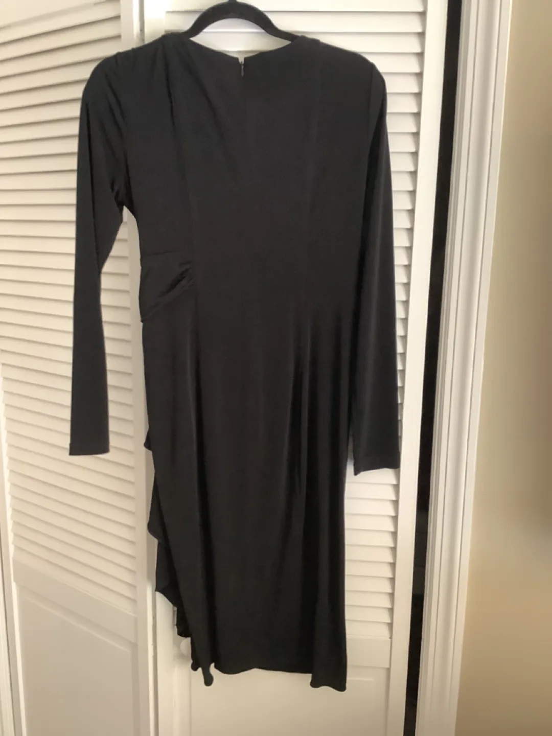 Black Long Sleeve Ruched Midi Dress image indicator(2)