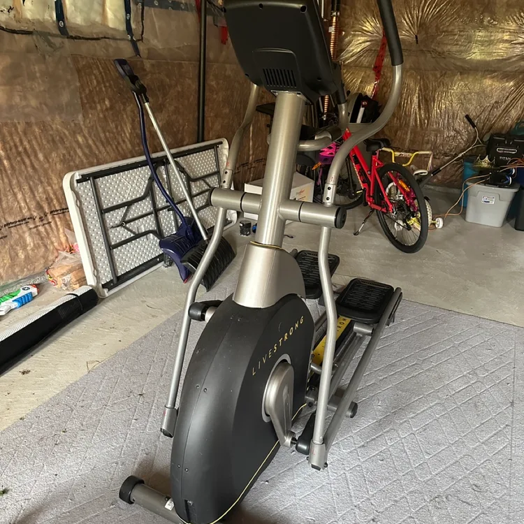 Livestrong Elliptical Trainer LS8.0E | Karrot Livestrong Elliptical Trainer LS8.0E | Karrot