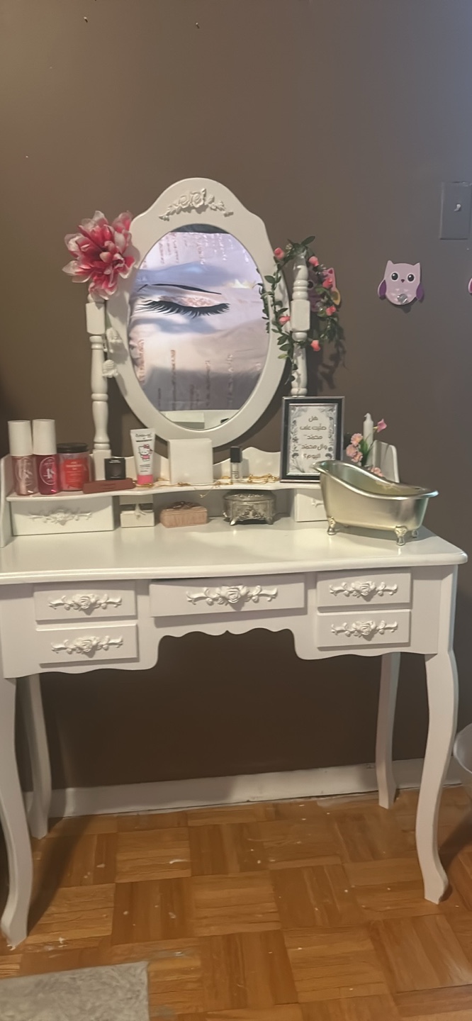 White Vanity with Mirror