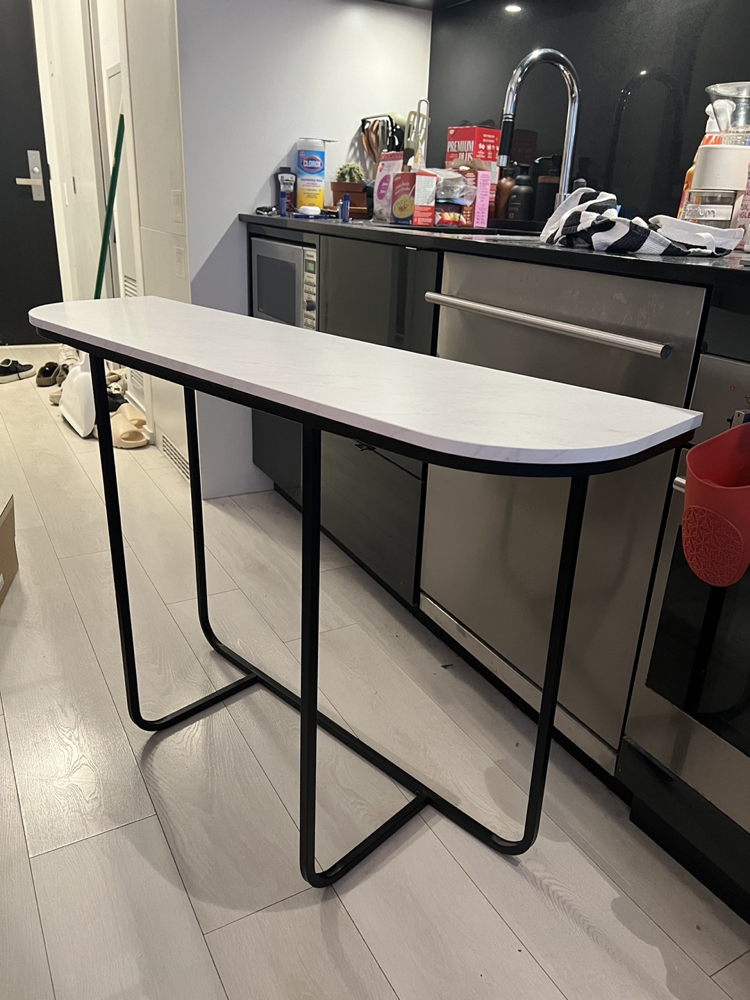 White faux-Marble Console Table with black Metal Frame - photo 2