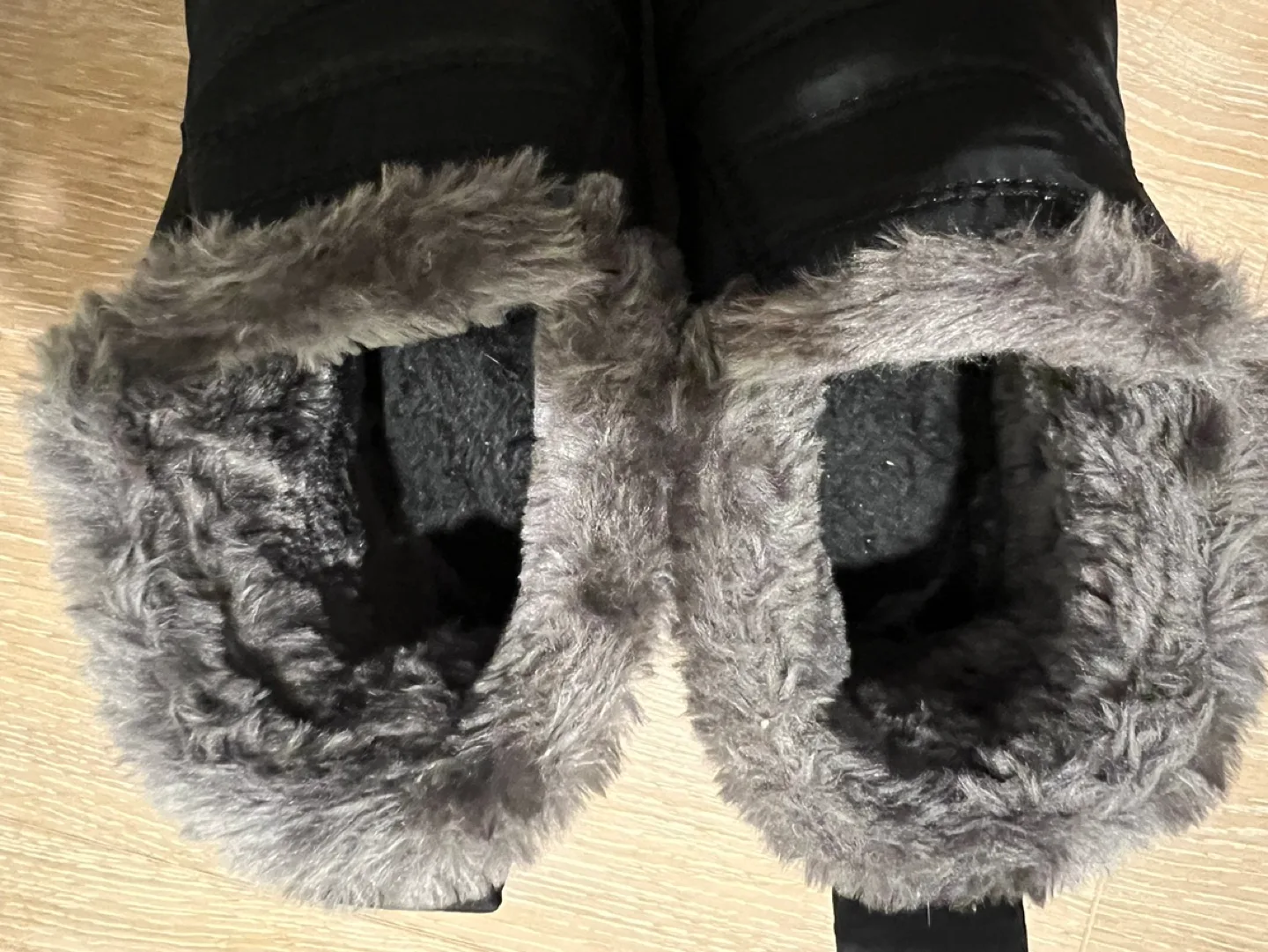 Women's Black Winter Boots image indicator(3)