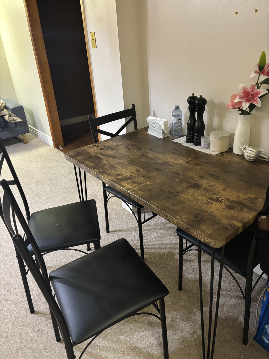 Dining table set