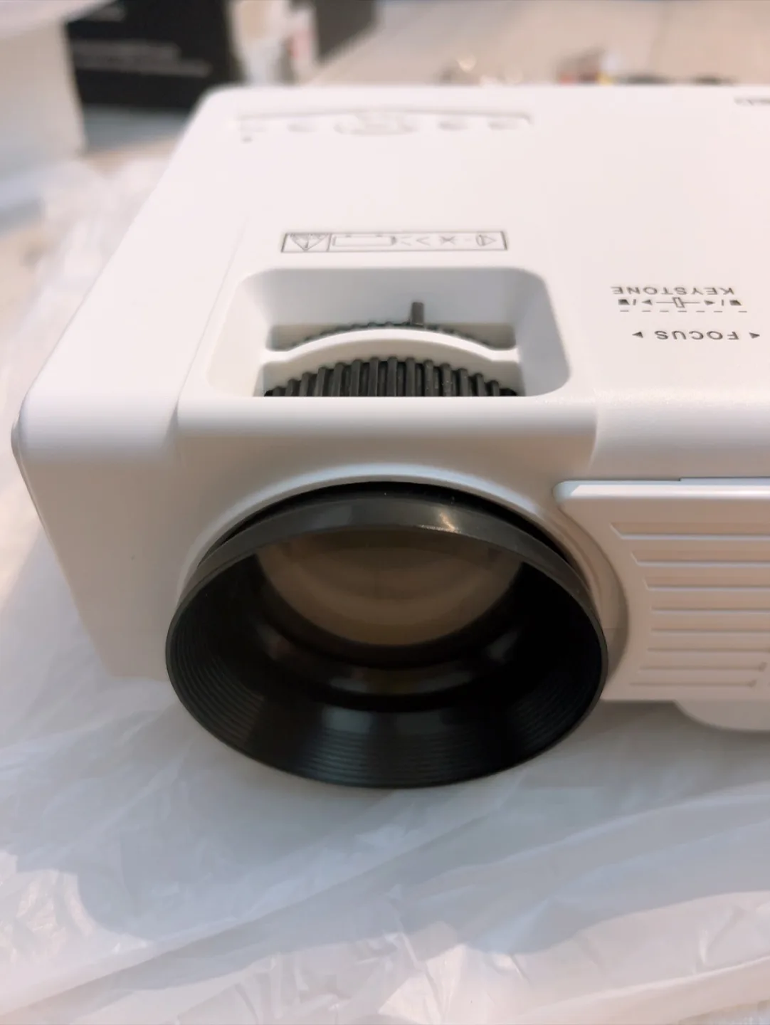 🥕Open box🥕 DRJ Upgrade 7500Lumens Mini Projector with Screen image indicator(3)