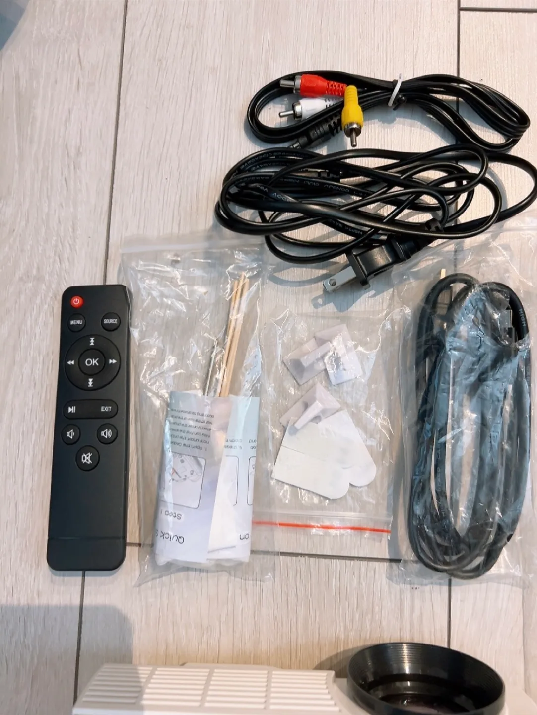 🥕Open box🥕 DRJ Upgrade 7500Lumens Mini Projector with Screen image indicator(5)