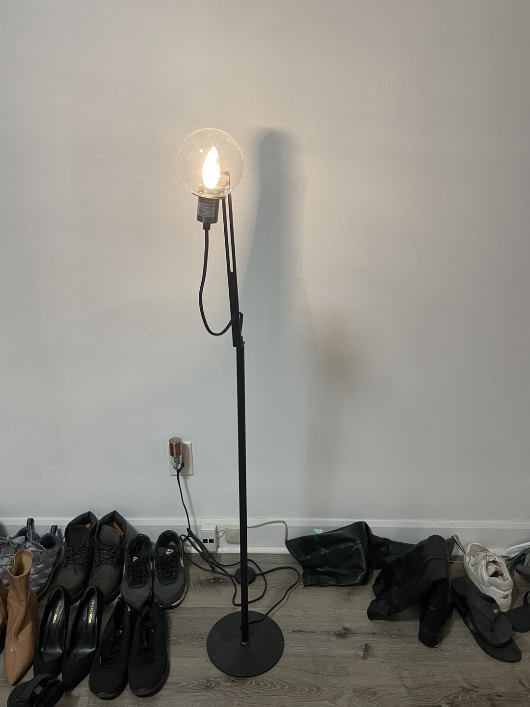 Black Floor Lamp with Globe Shape - photo 2