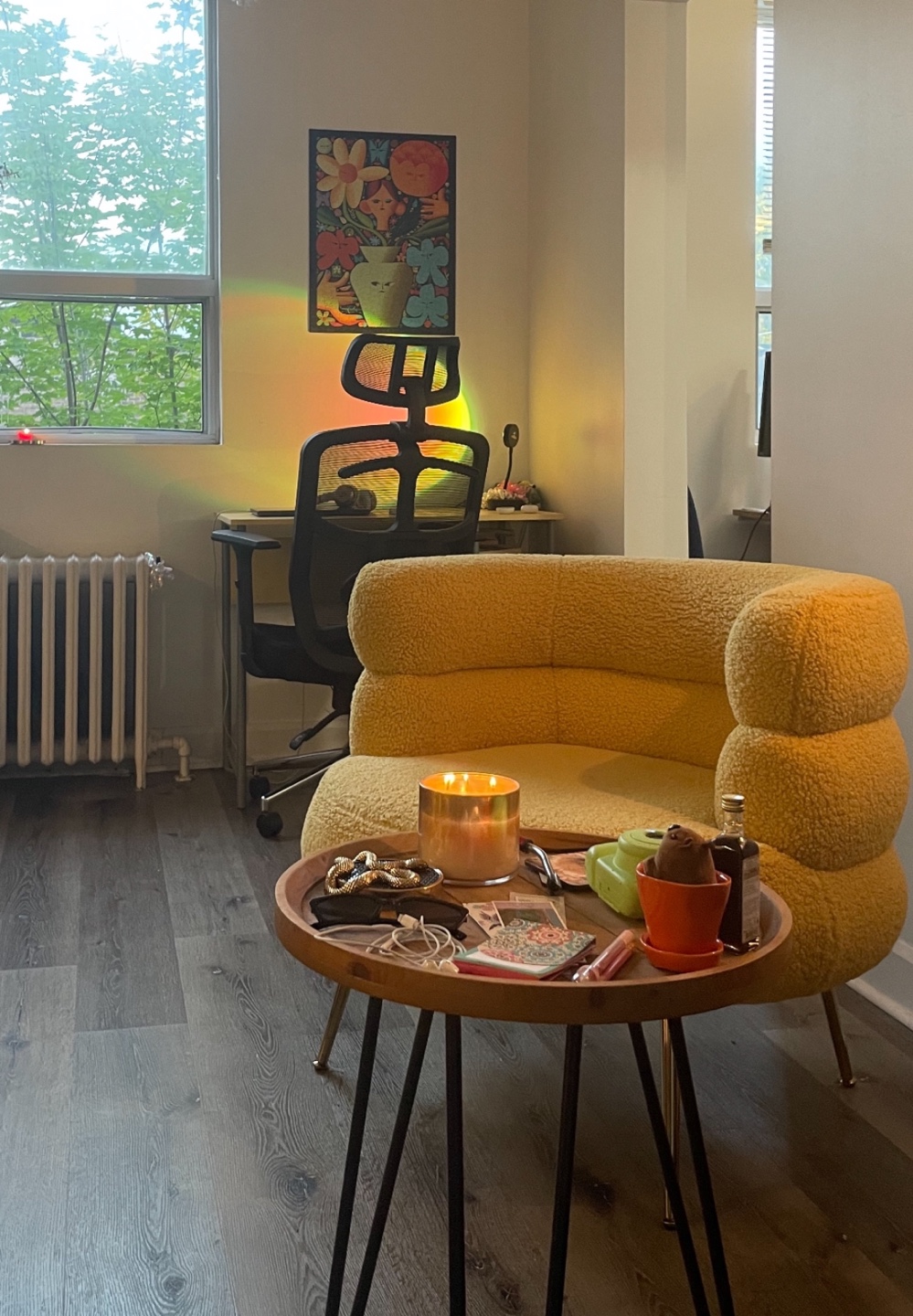 Yellow Plush Armchair - photo 3