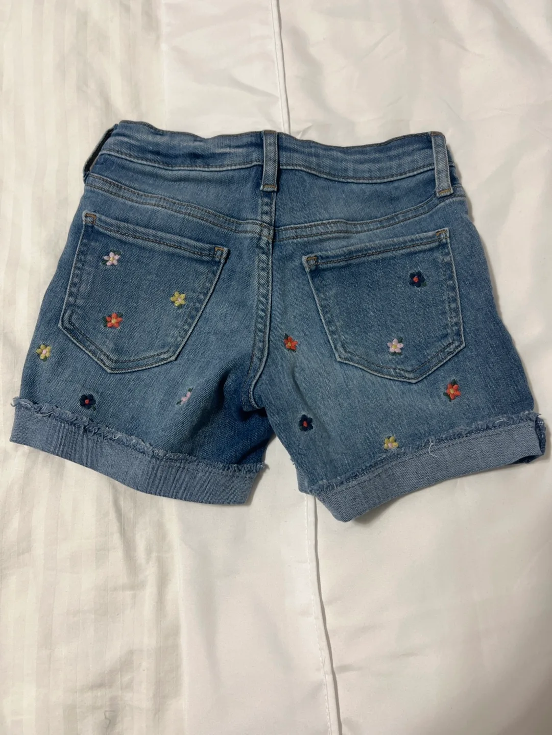 Gap Kids Floral Denim Shorts Size 8 image indicator(2)