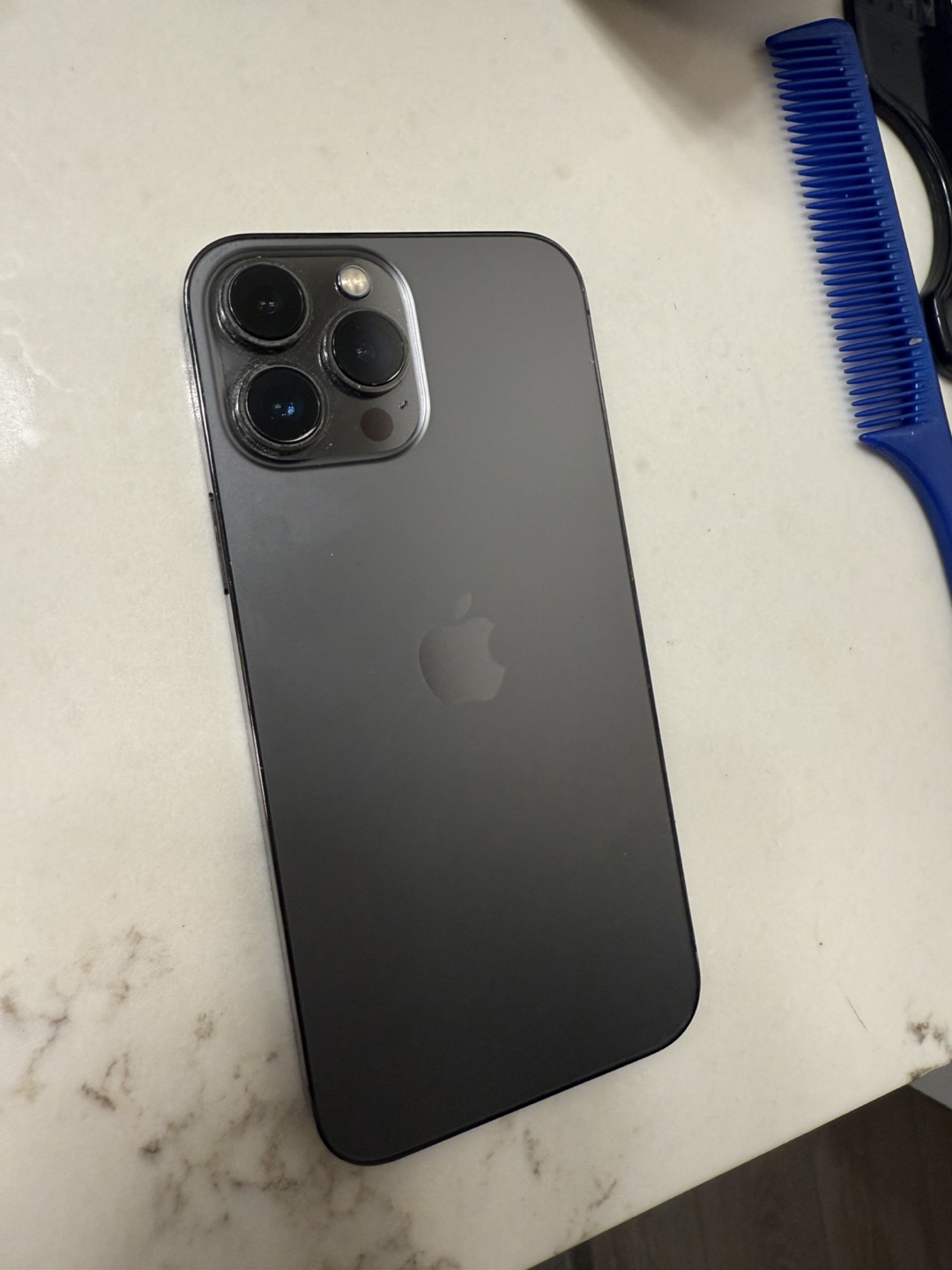 iPhone 13 Pro Max - photo 2