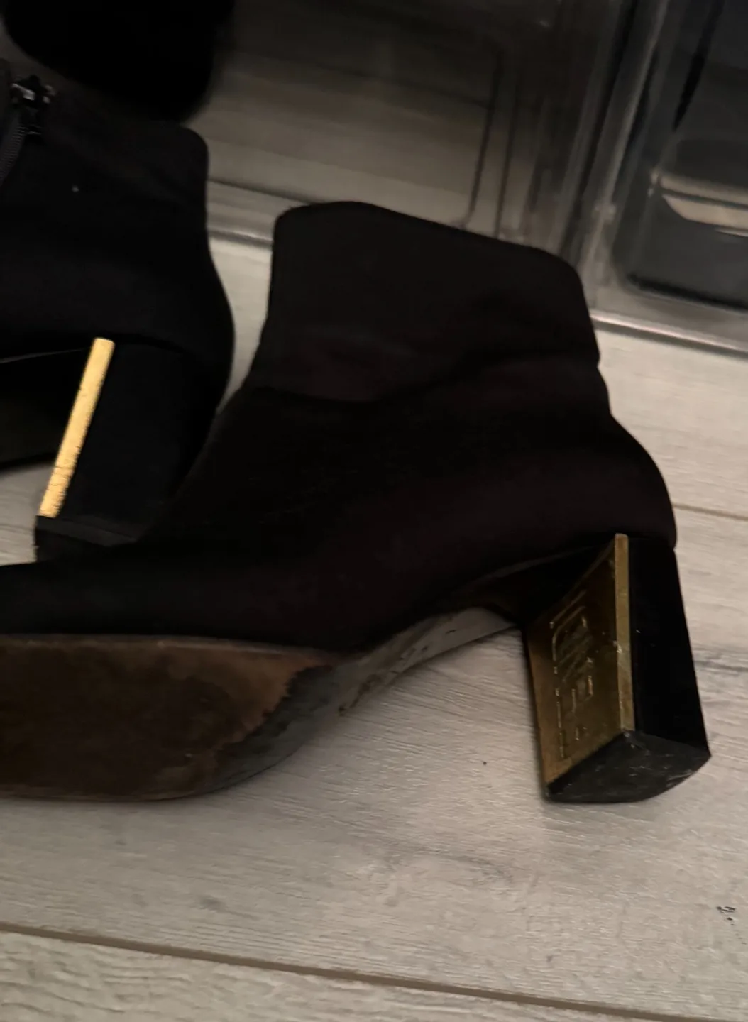 Fendi ankle boots - Size 7 image indicator(4)