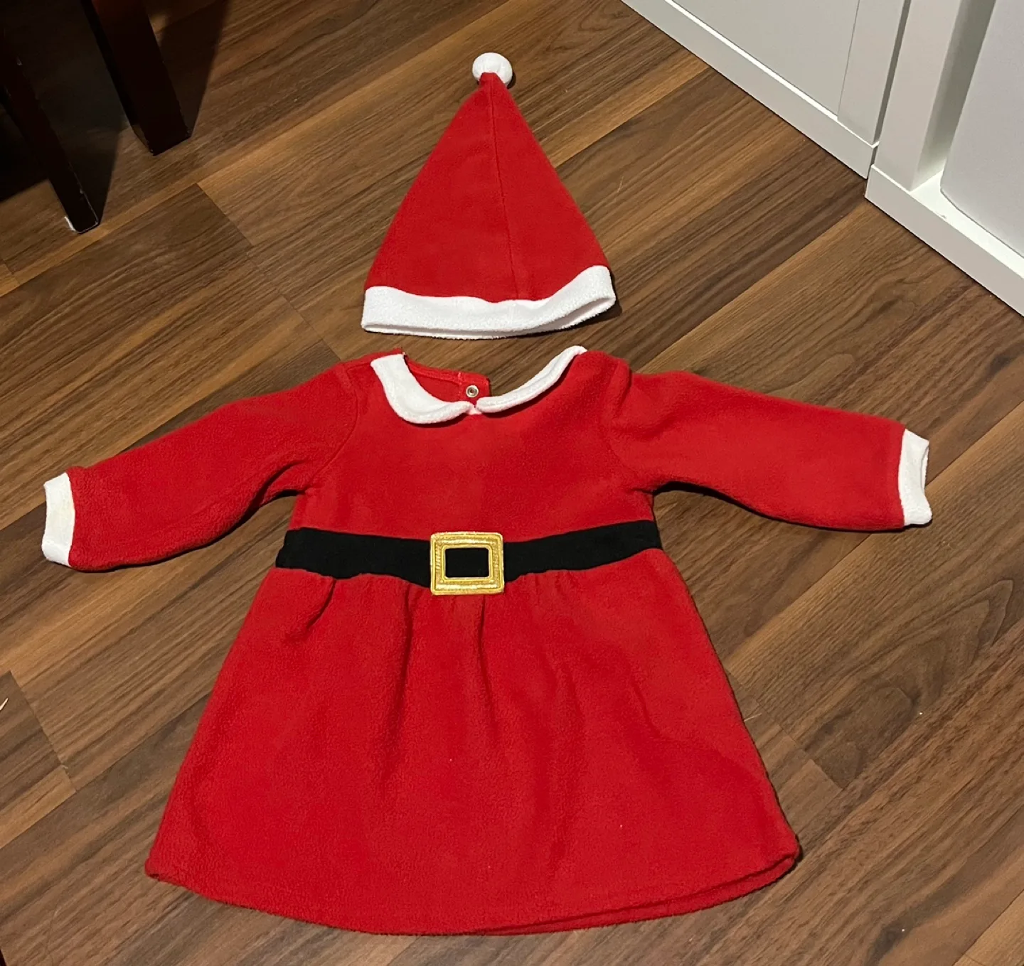 H&M Santa Costume - Size 3-6 Months image indicator(3)