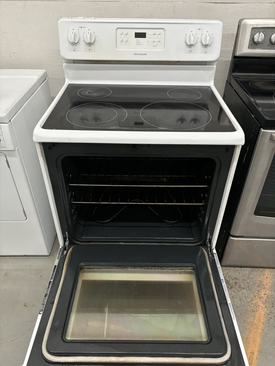 Frigidaire Electric Stove - photo 3