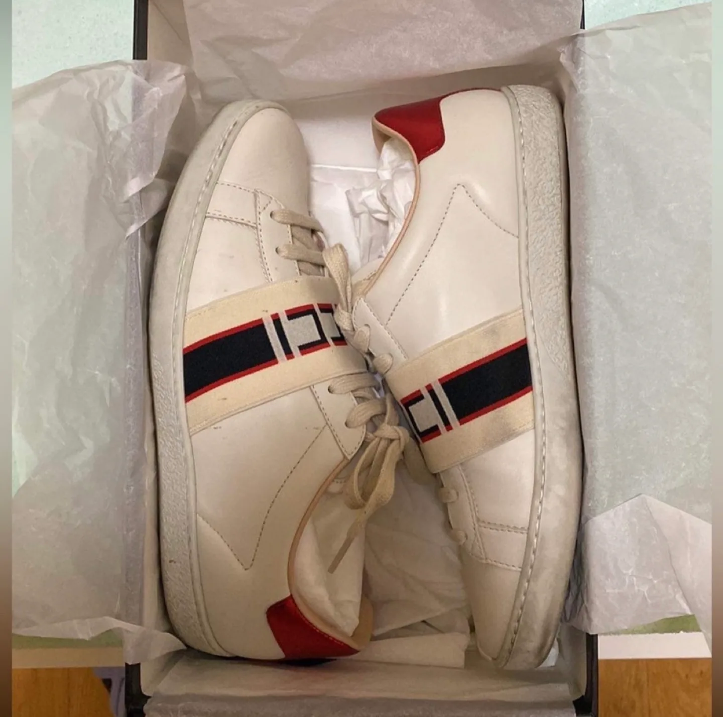Gucci Women's White Leather Sneakers Size 38 image indicator(3)