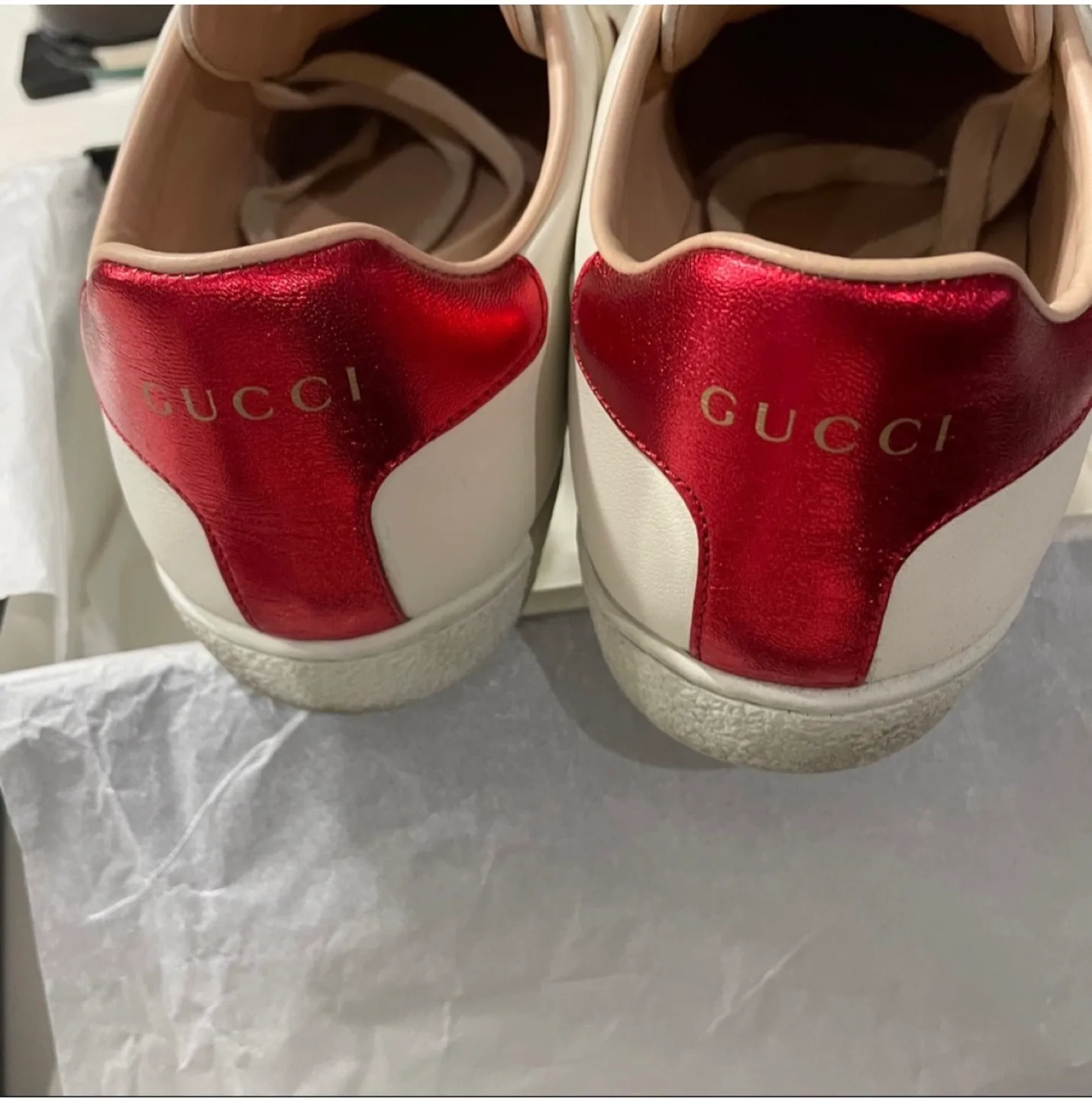 Gucci Women's White Leather Sneakers Size 38 image indicator(2)