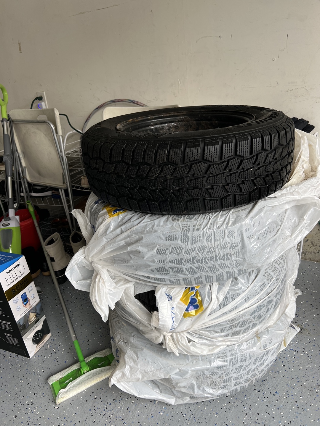 Set of 4 Winter Tires - 205/65R16