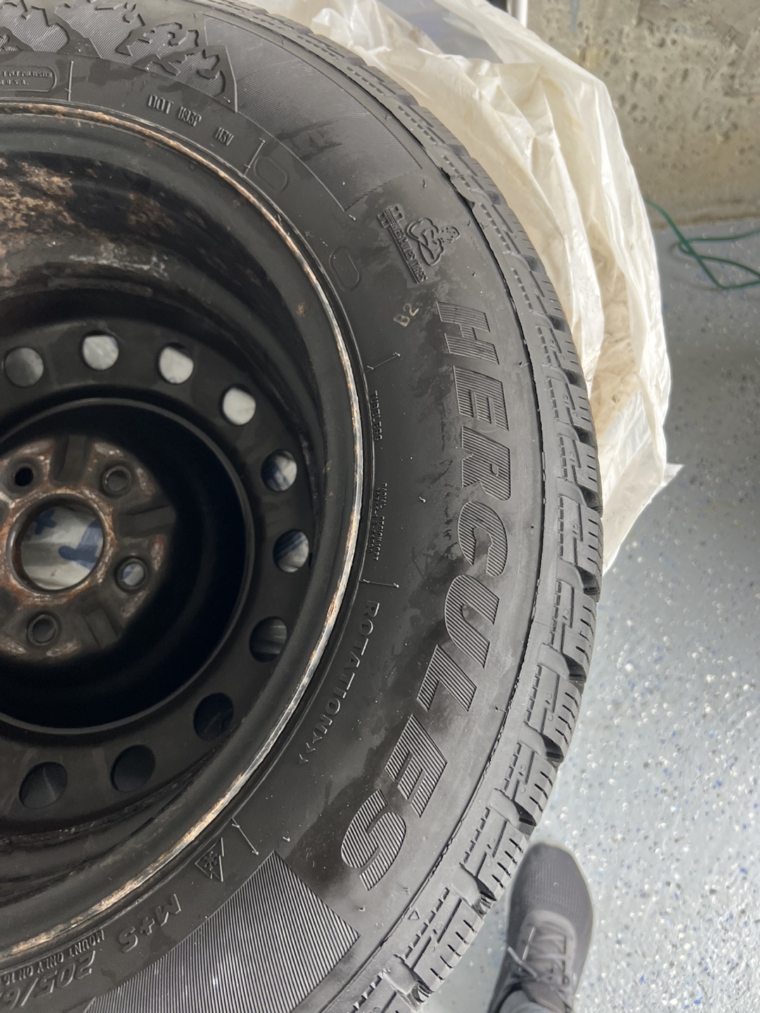 Set of 4 Winter Tires - 205/65R16 - photo 3