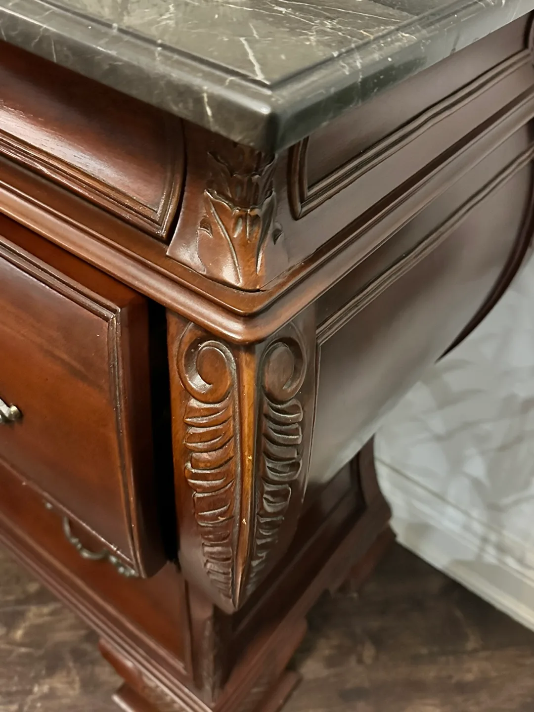 🧡 Antique-Style Chest of Drawers with Marble Top image indicator(4)