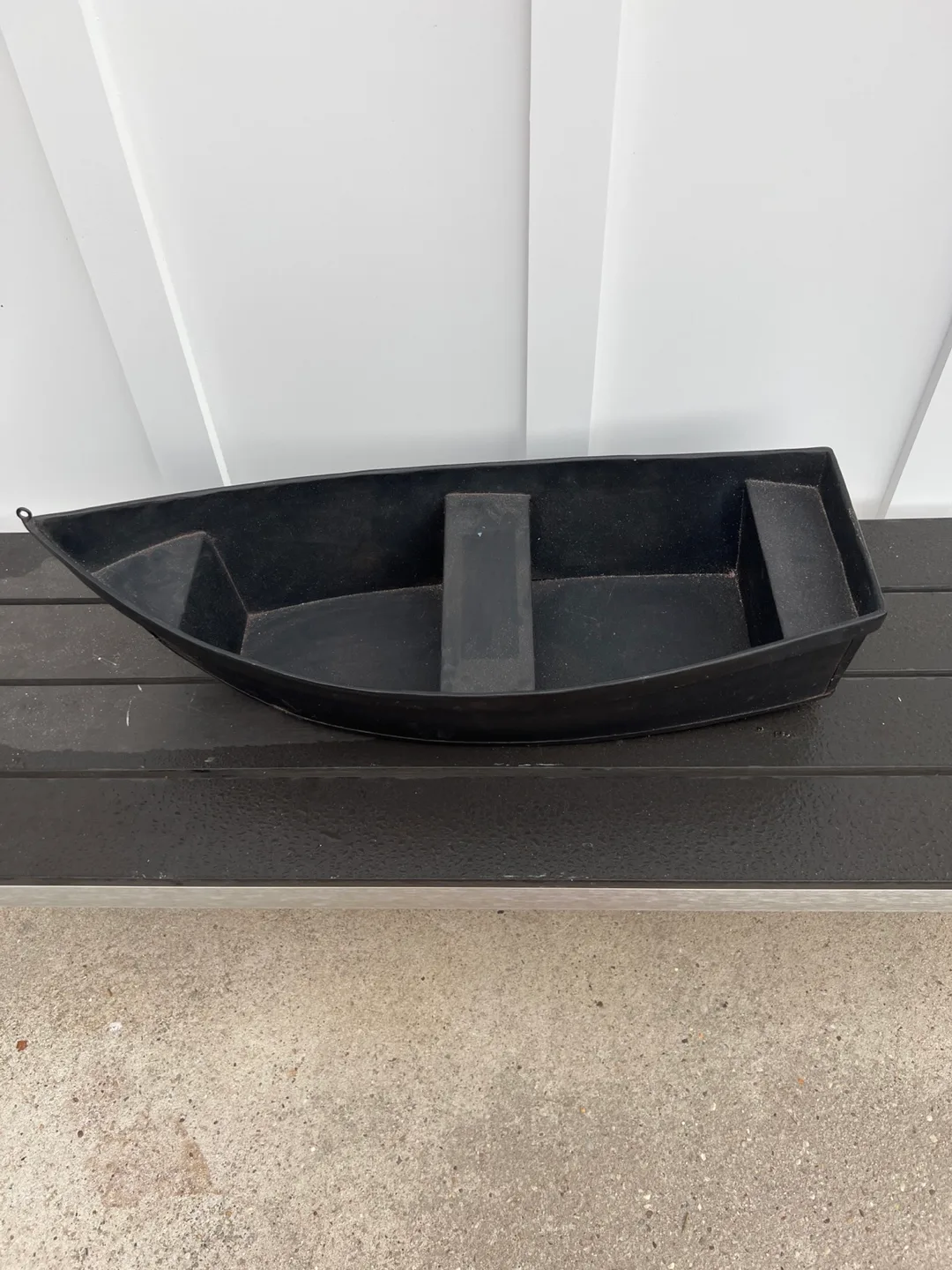 Metal Boat Planter image indicator(2)