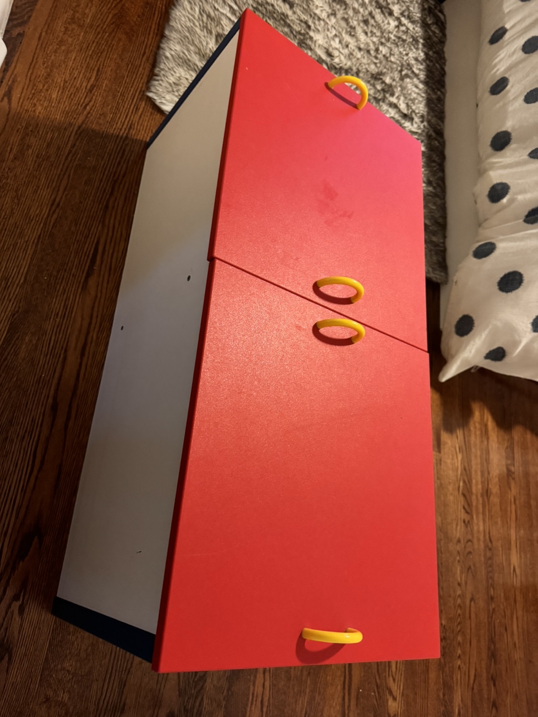 Kids storage box - sturdy and excellent condition