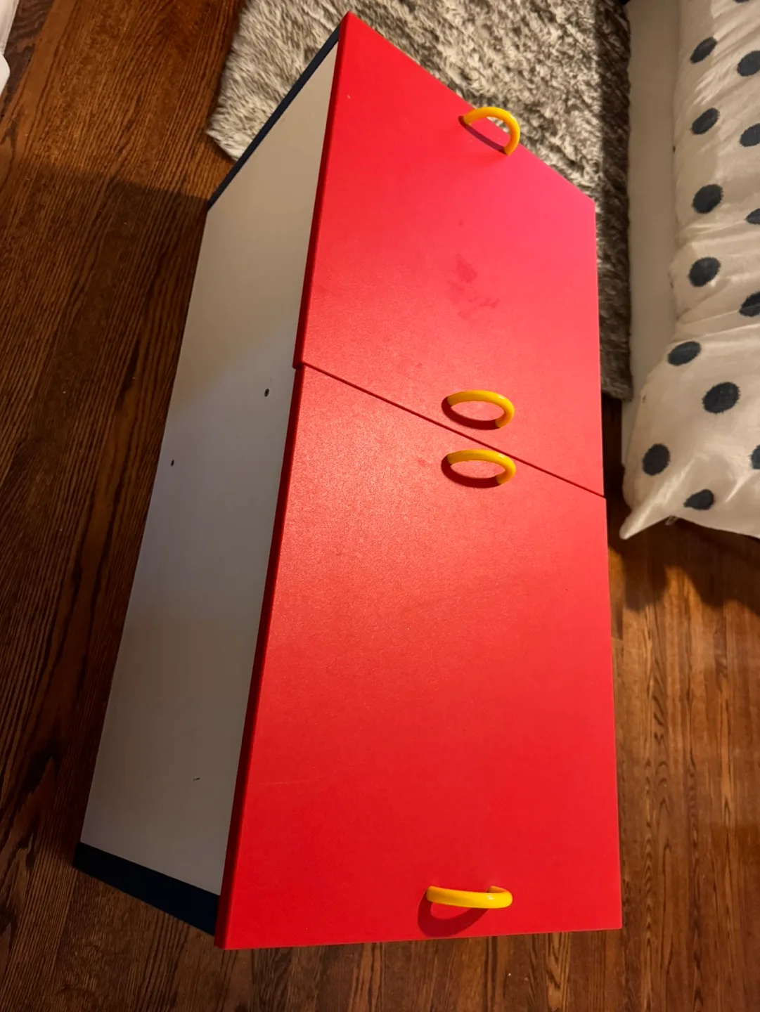 Kids storage box - sturdy and excellent condition thumbnail