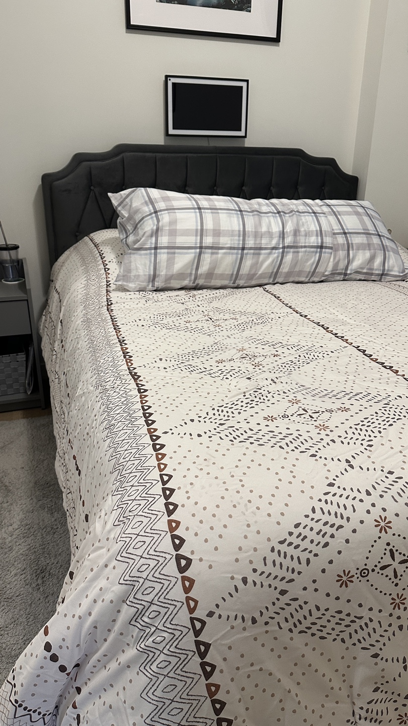 Queen size bed + Mattress - photo 4