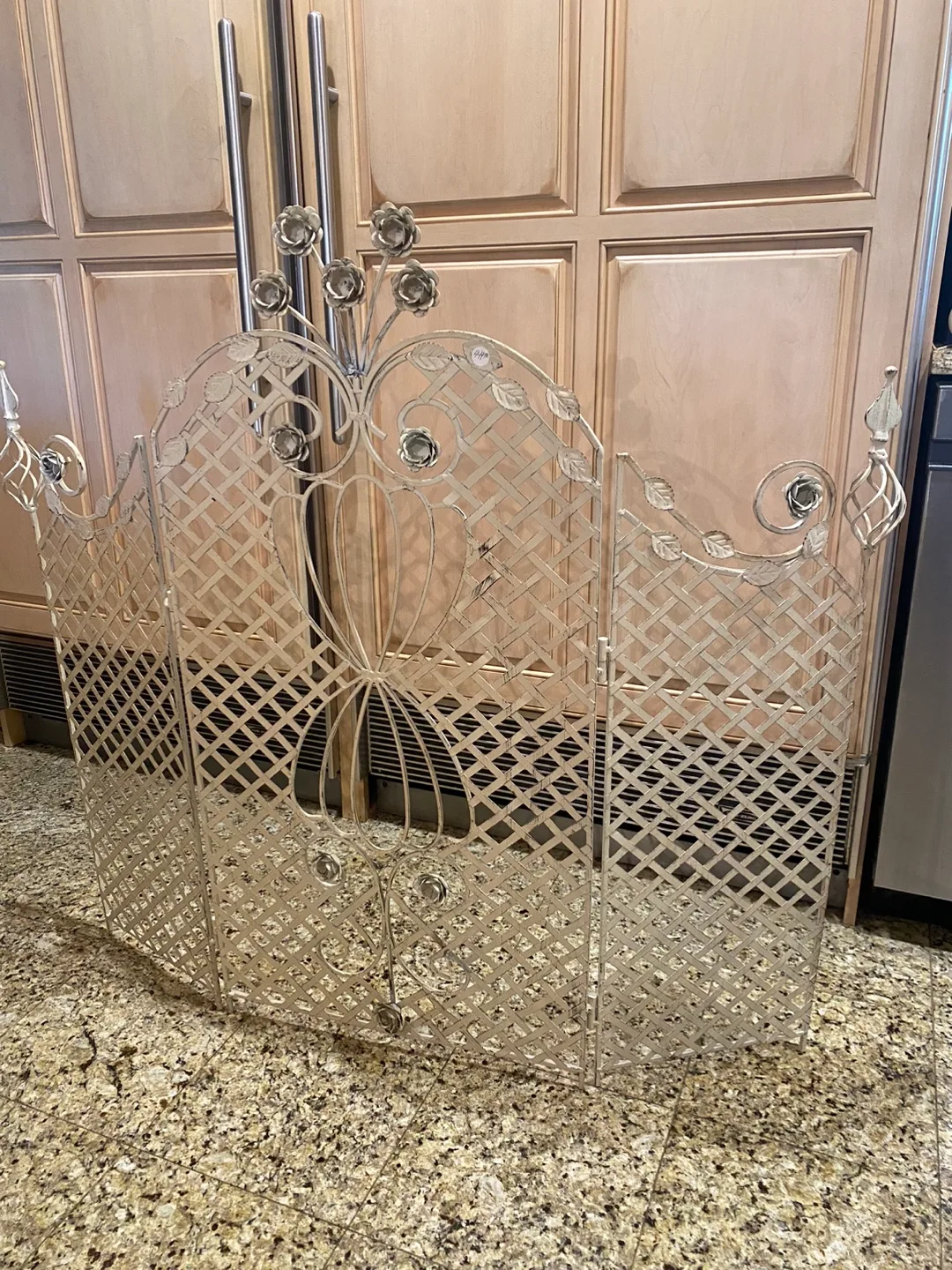 White Metal Fireplace Screen image indicator(2)