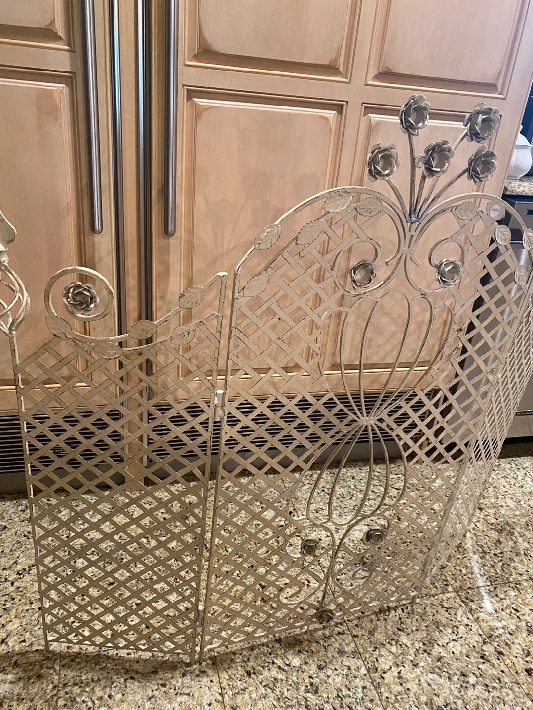 White Metal Fireplace Screen image indicator(6)