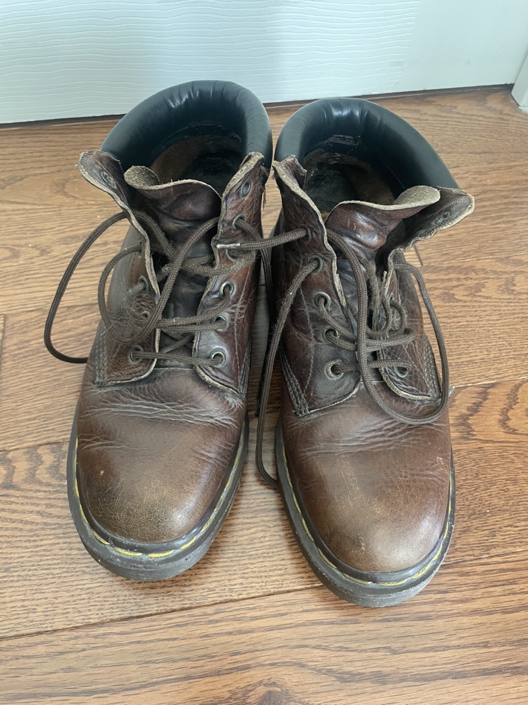 Vintage Dr. Martens Brown Leather Boots Size 9 - photo 2