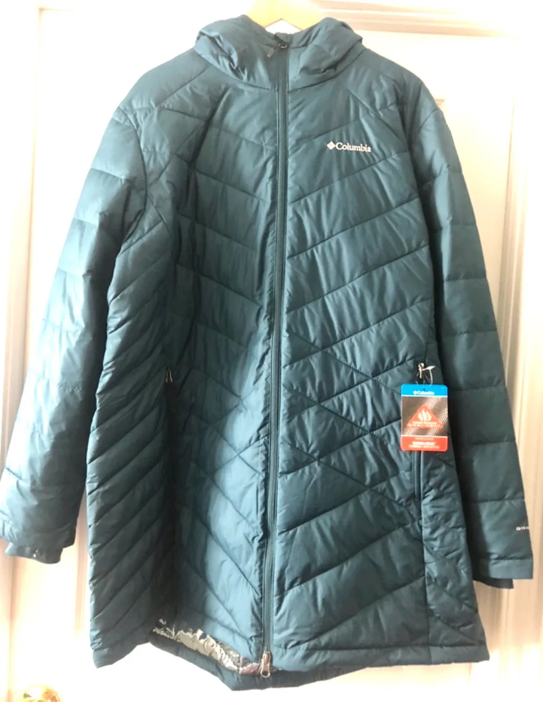 Columbia Women's Insulated Jacket with Hood image indicator(8)